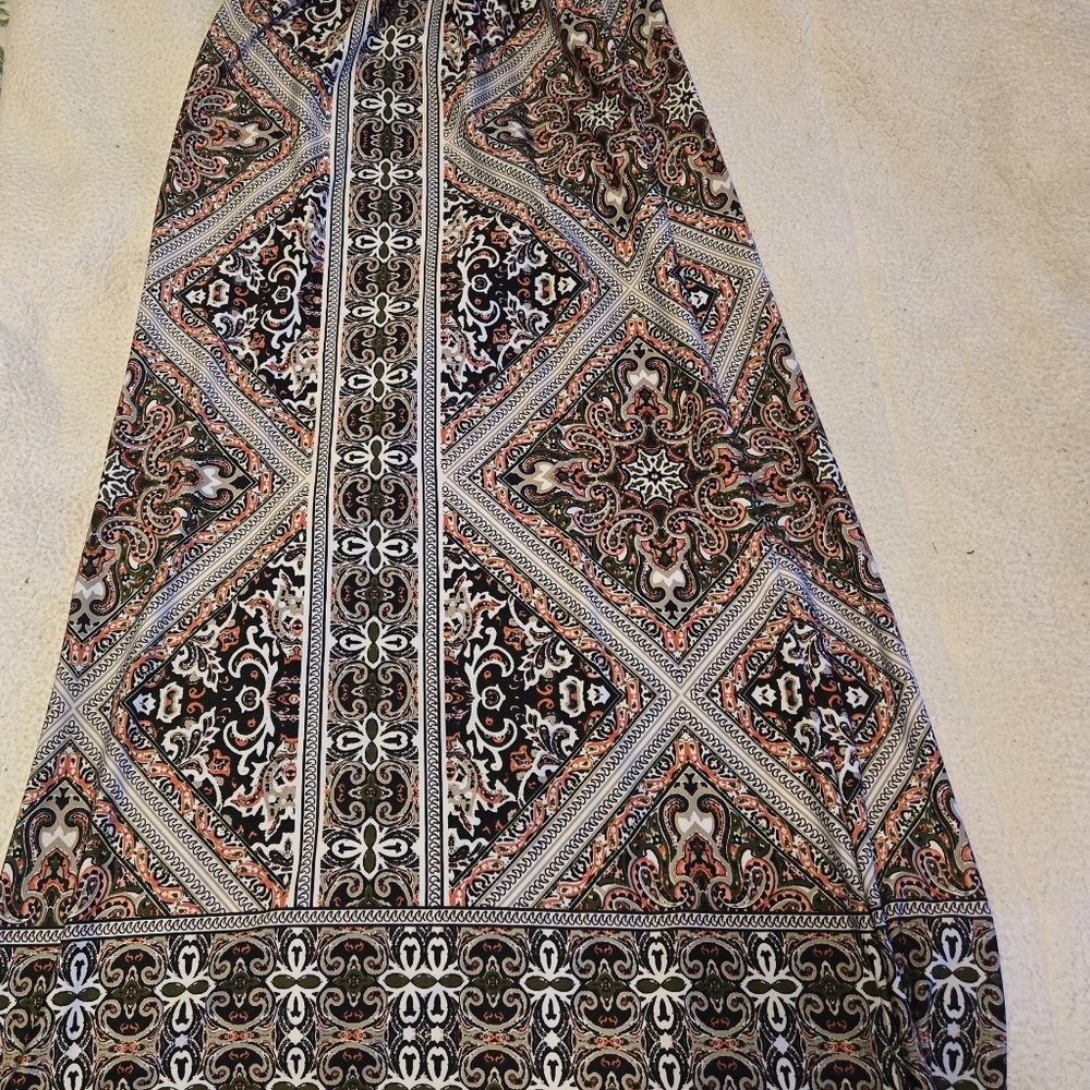 AGB Black and White Paisley Maxi Skirt With Spandex Waistband